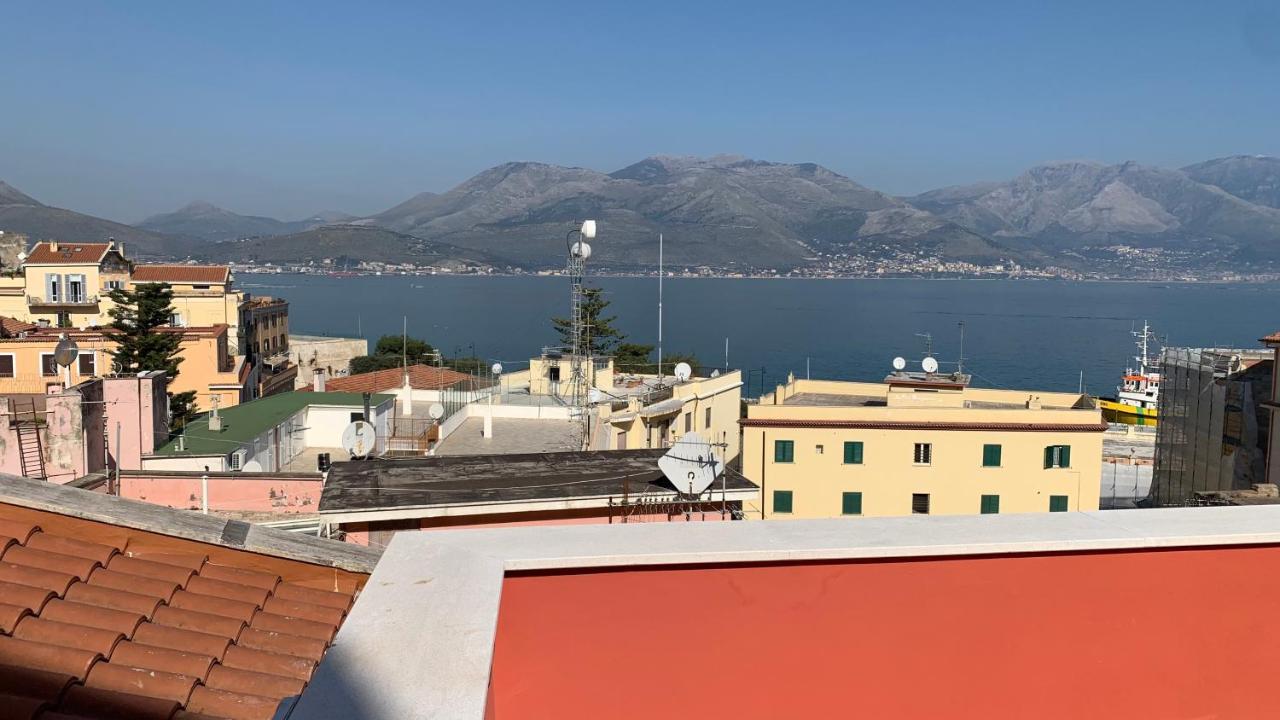Dimora Del Leone Gaeta Bed & Breakfast Bagian luar foto