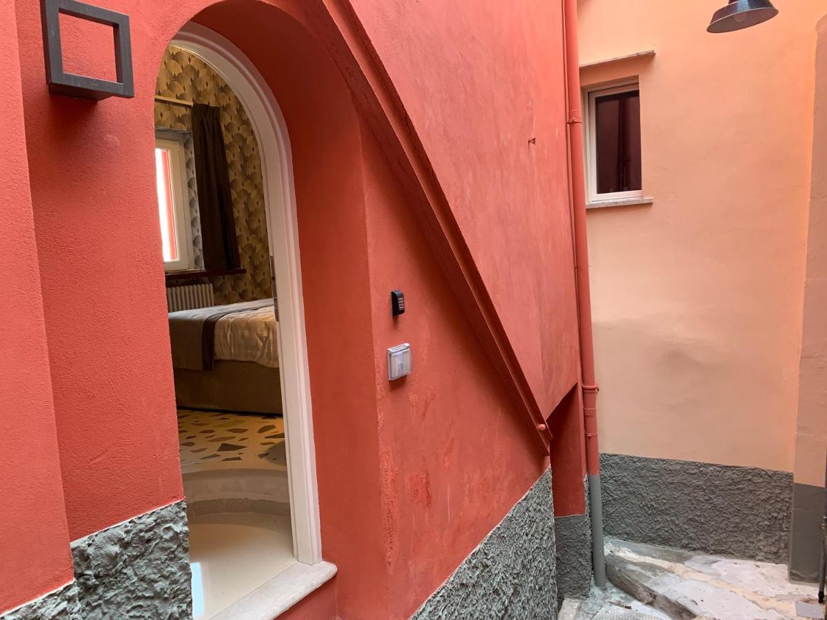 Dimora Del Leone Gaeta Bed & Breakfast Bagian luar foto