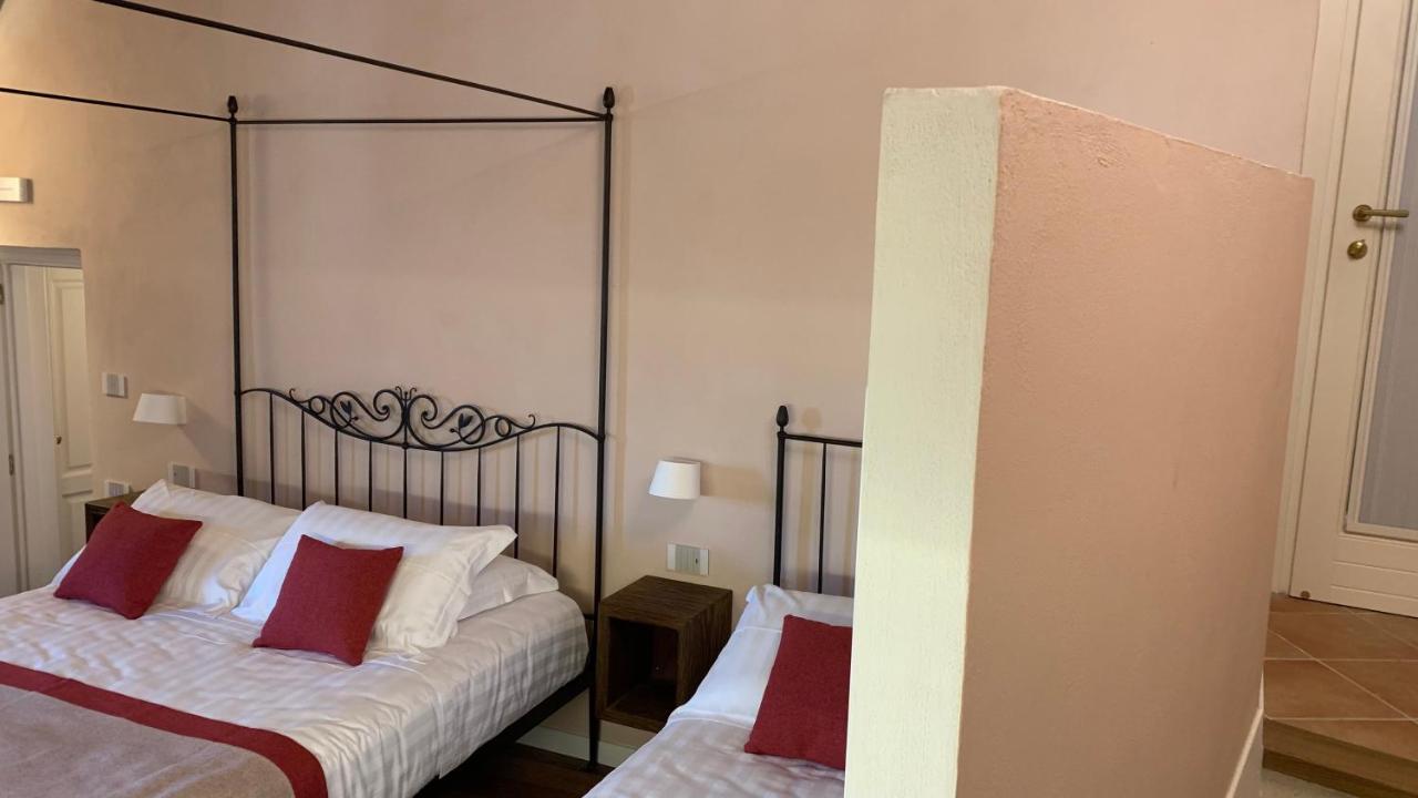Dimora Del Leone Gaeta Bed & Breakfast Bagian luar foto