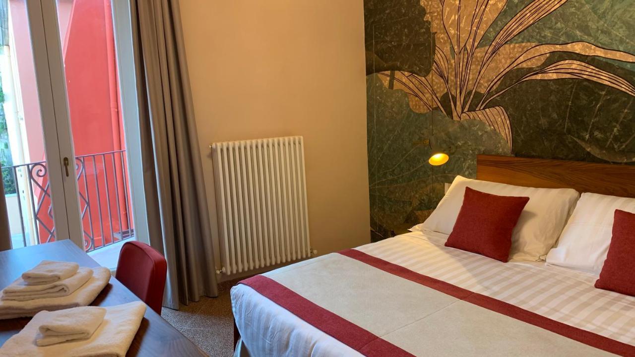 Dimora Del Leone Gaeta Bed & Breakfast Bagian luar foto