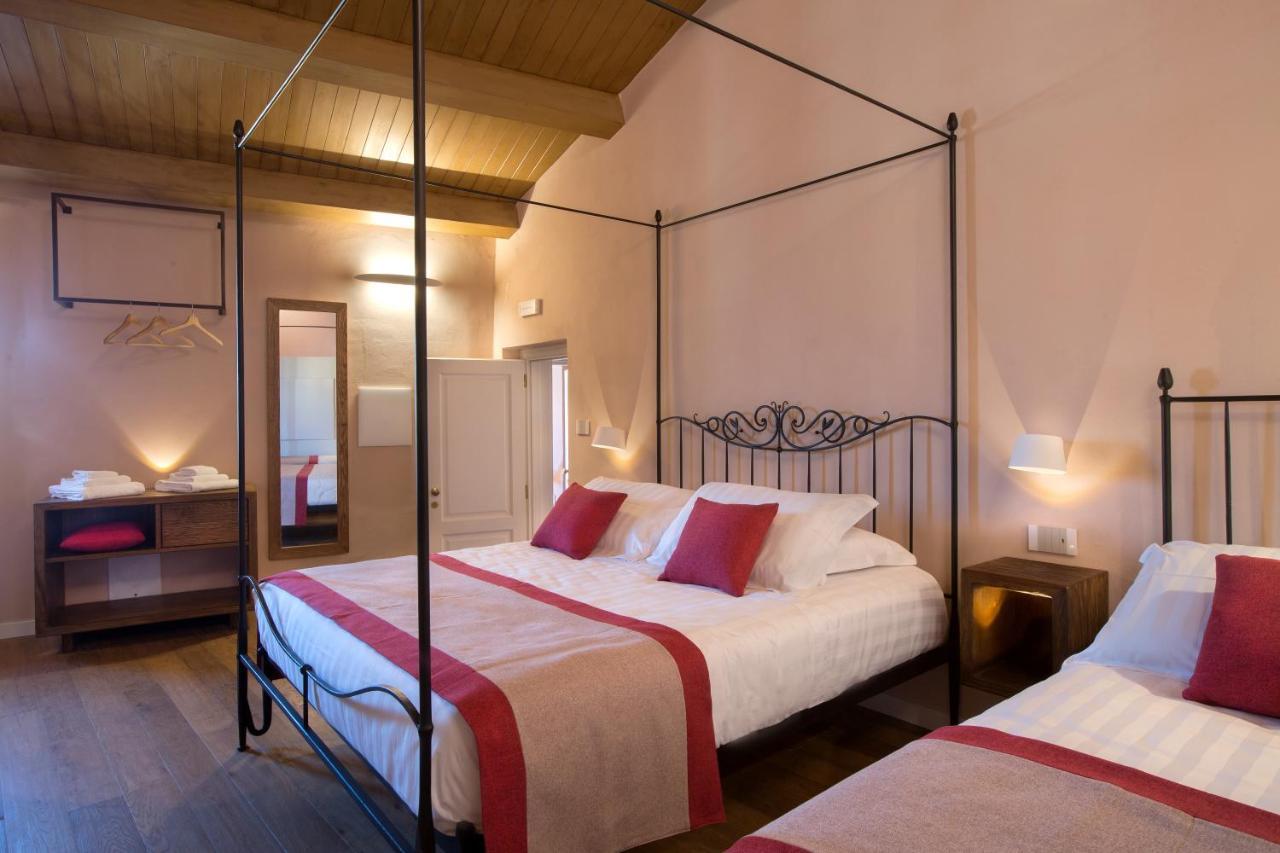 Dimora Del Leone Gaeta Bed & Breakfast Bagian luar foto
