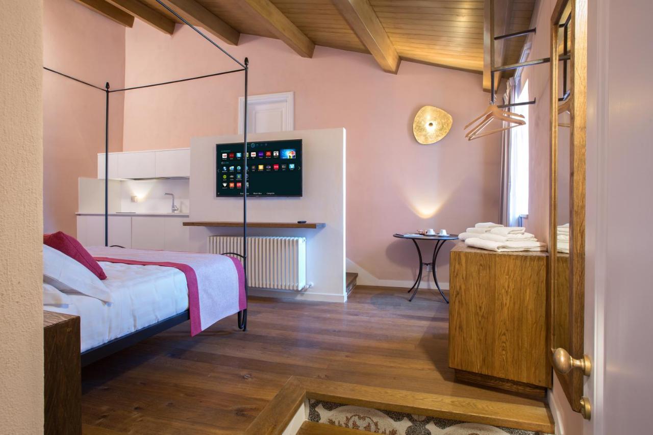 Dimora Del Leone Gaeta Bed & Breakfast Bagian luar foto
