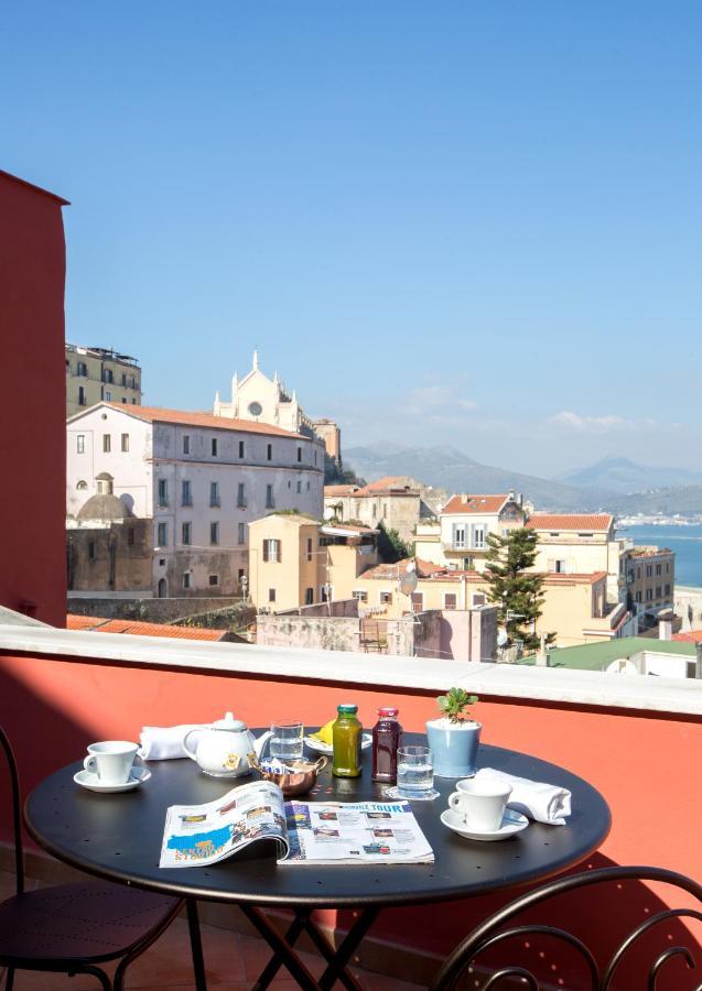 Dimora Del Leone Gaeta Bed & Breakfast Bagian luar foto