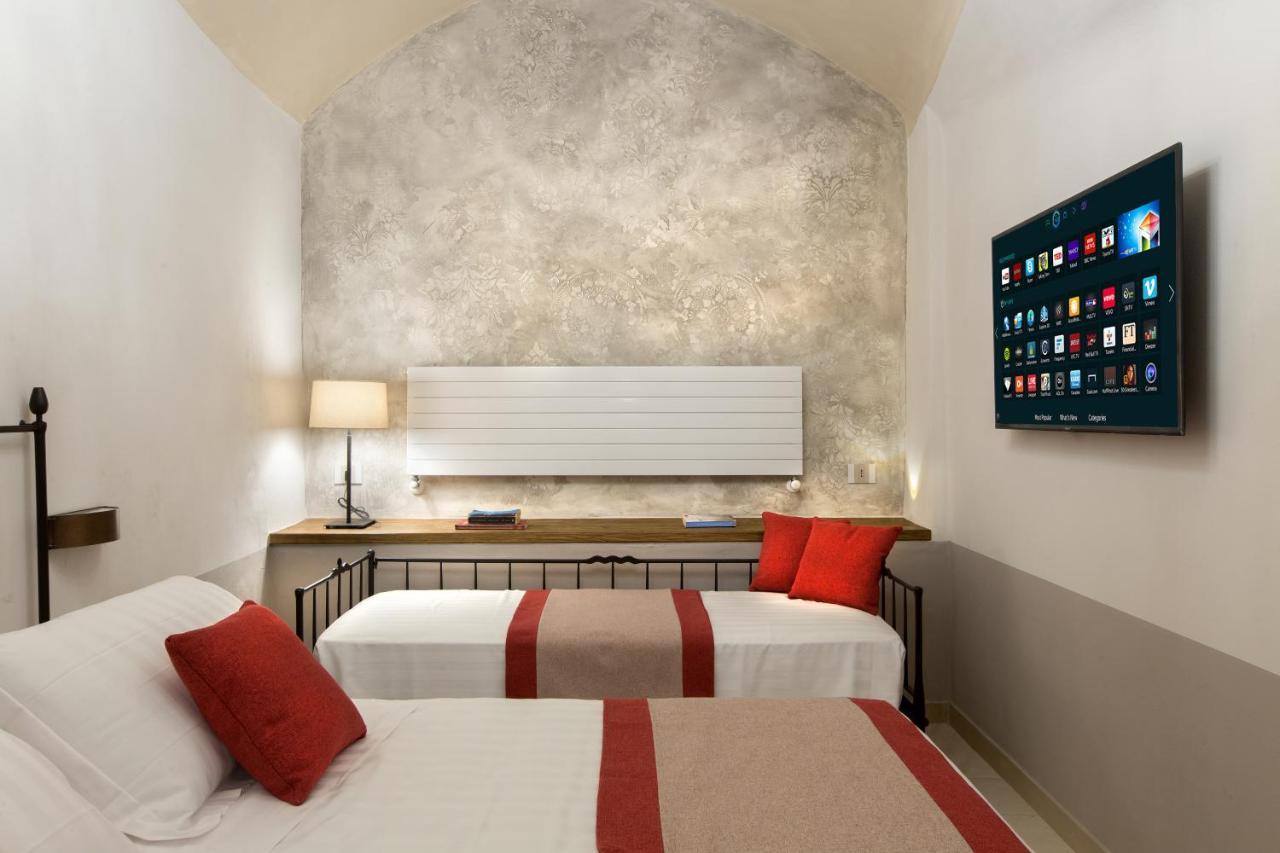 Dimora Del Leone Gaeta Bed & Breakfast Bagian luar foto