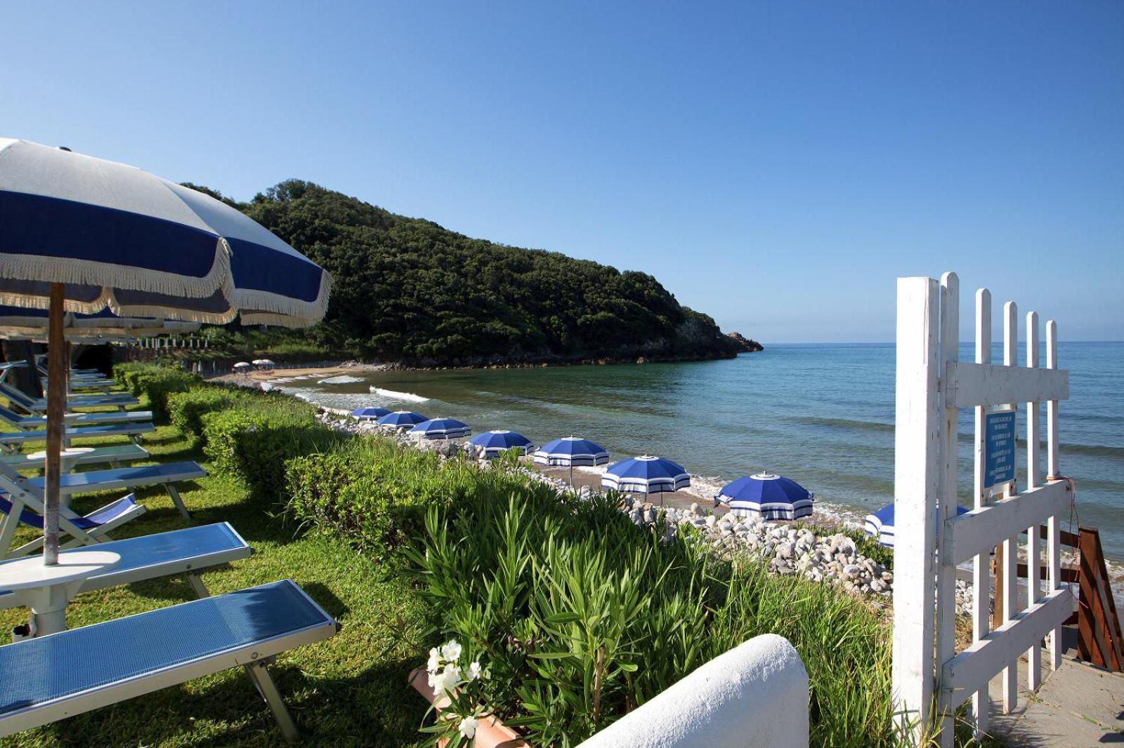 Dimora Del Leone Gaeta Bed & Breakfast Bagian luar foto