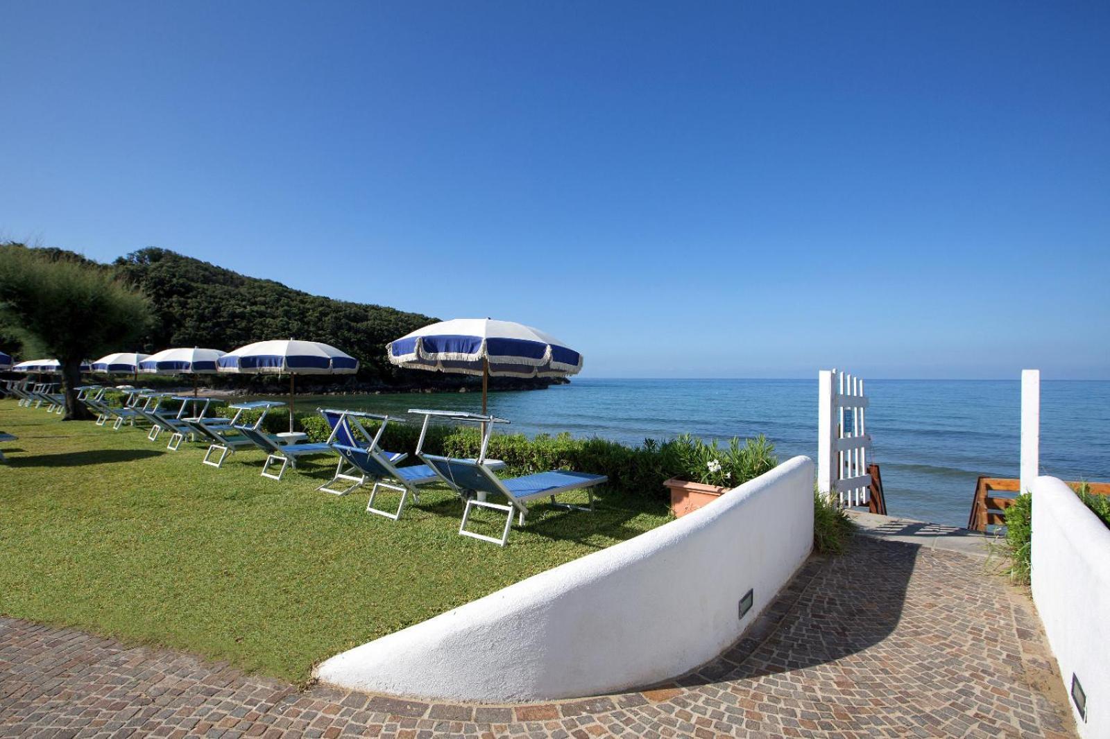 Dimora Del Leone Gaeta Bed & Breakfast Bagian luar foto